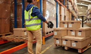 Automatización de almacenes con escaneo de códigos de barras